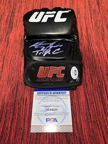Henry Cejudo potpisao UFC rukavicu Trostruki C šampion zlatnu medalju PSA / DNK 2-UFC rukavice sa autogramom