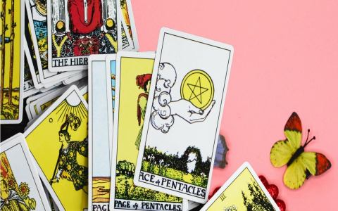 Love & Tarot: Understanding the Ace of Pentacles