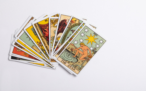 Three of wands love outcome: how to interpret this card in a love and relationship tarot reading?
