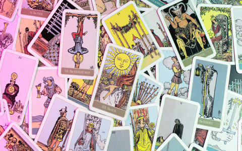 Page of Pentacles Meaning for Love: Find Out if it Good news or Bad news.